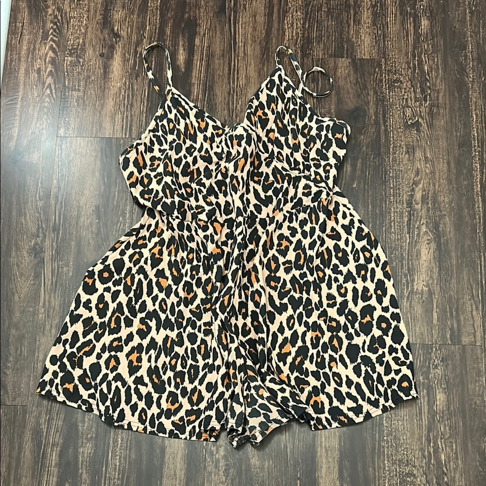 Romper - Picture 2 of 3